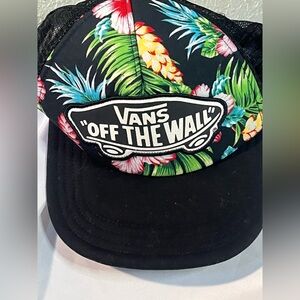 VANS off the Wall Black unisex Cap with Tropical Floral Design